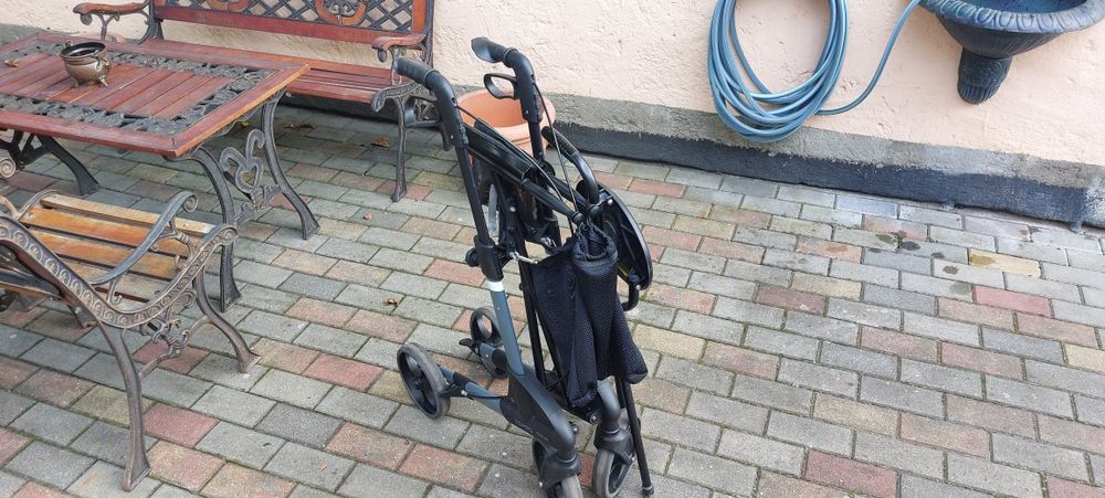 Chodzik,balkonik dla osoby starszej