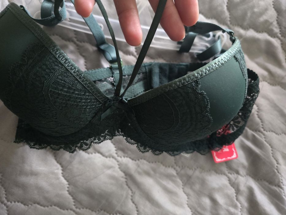 Ciemnozielony biustonosz push up, 75 C