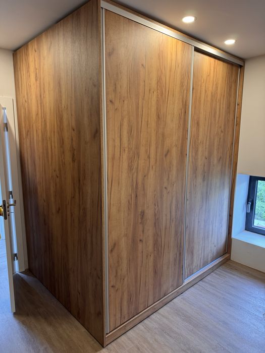 Cozinhas e roupeiros por medida