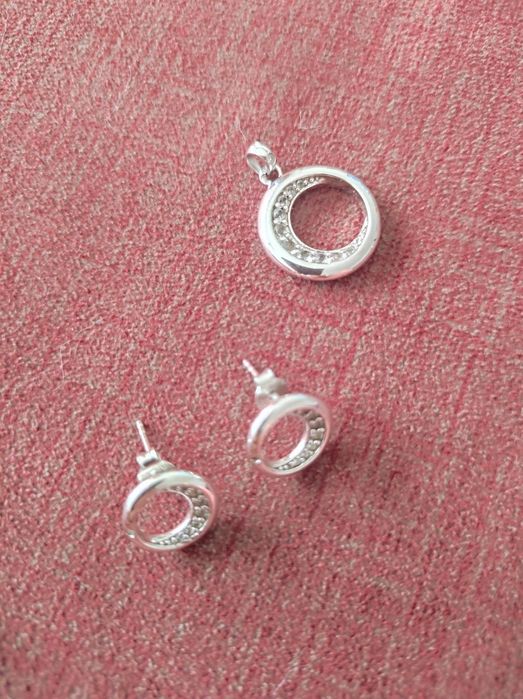 Conjunto brincos e pendente