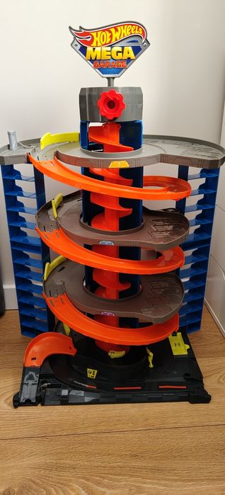 HOT WHEELS MEGA garaż parking
