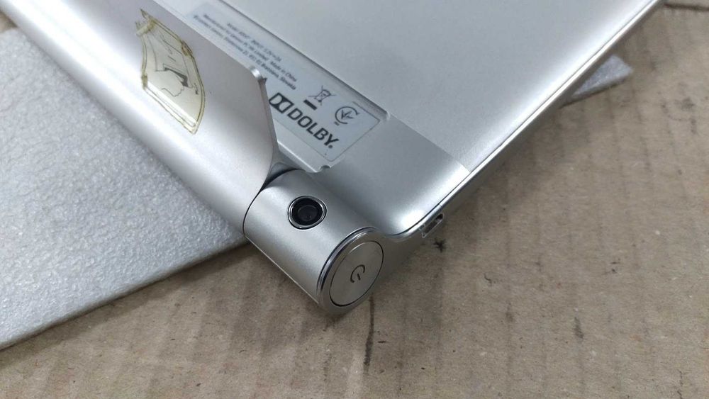 Планшет Lenovo B8000-h Yoga Tablet 10