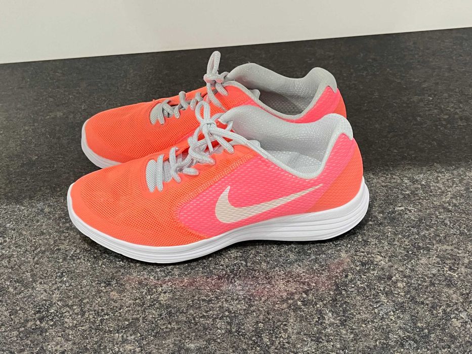 Jak nowe! NIKE sportowe obuwie r.37,5