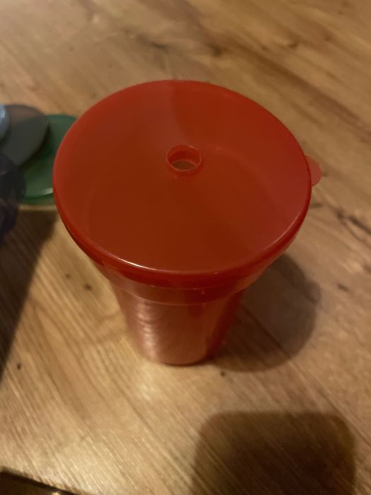 Plastikowe kubki zamykane Tchibo