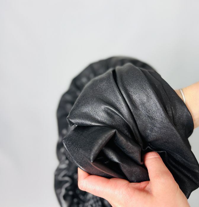 Czarne legginsy imitacja skóry M 38