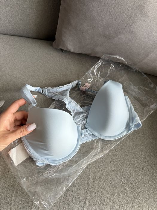 Бюстгалтер victorias secret 70d