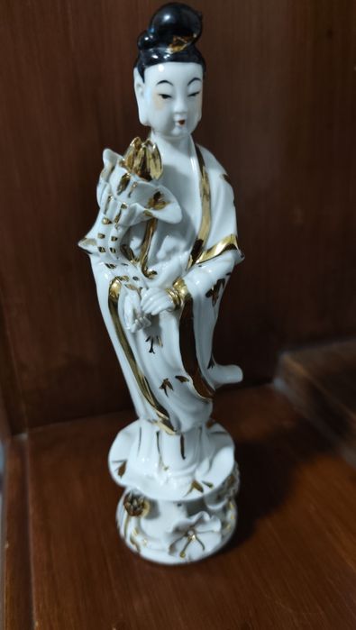 Deusa chinesa KUAN YIN, porcelana