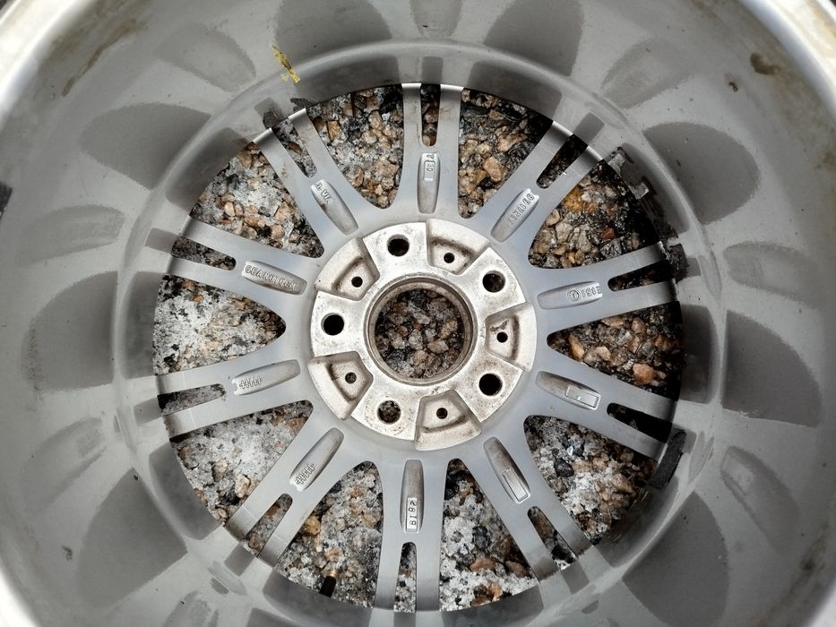 Диски BMW . j 8x17. 5x120. ET30. DIA72.6