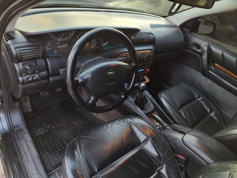 Опель омега В  (OPEL OMEGA)3,0
