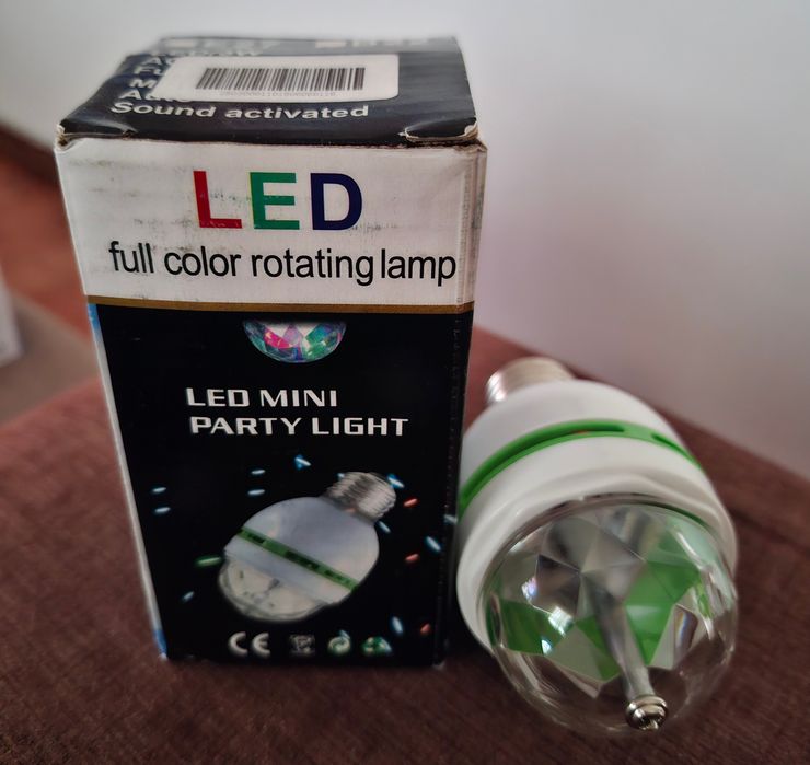 Lampada com luzes rotatória Nova
