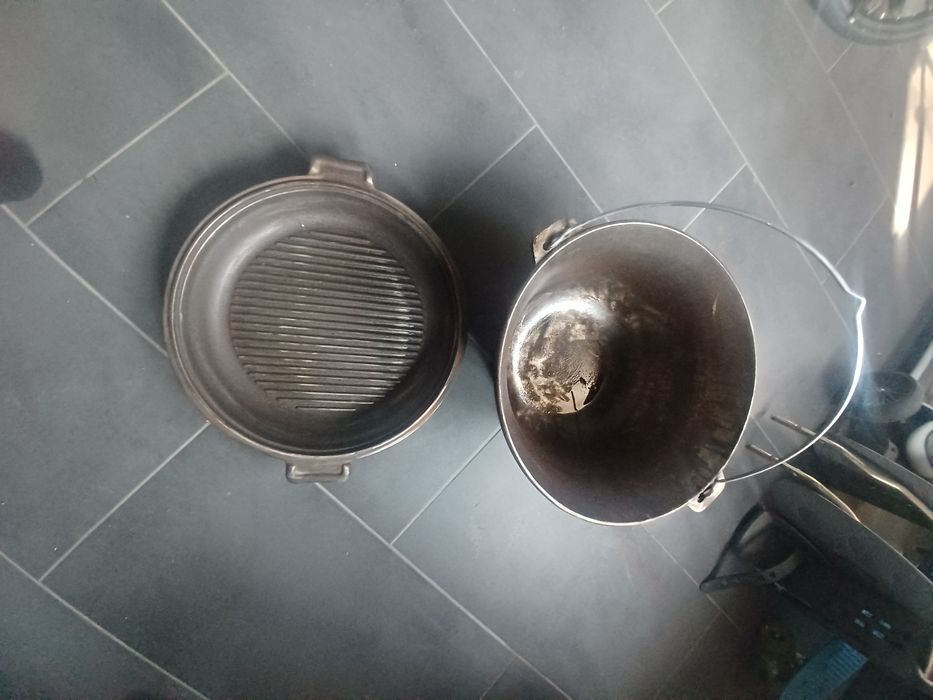 Kociołek żeliwny 11 L plus stojak do wieszania