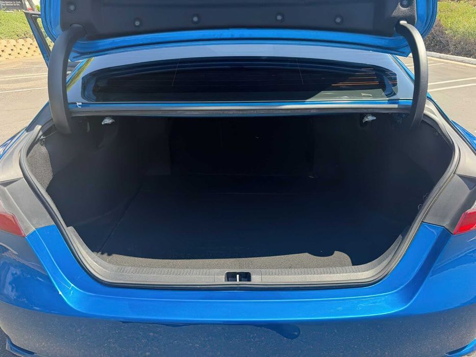 Toyota Camry      2020