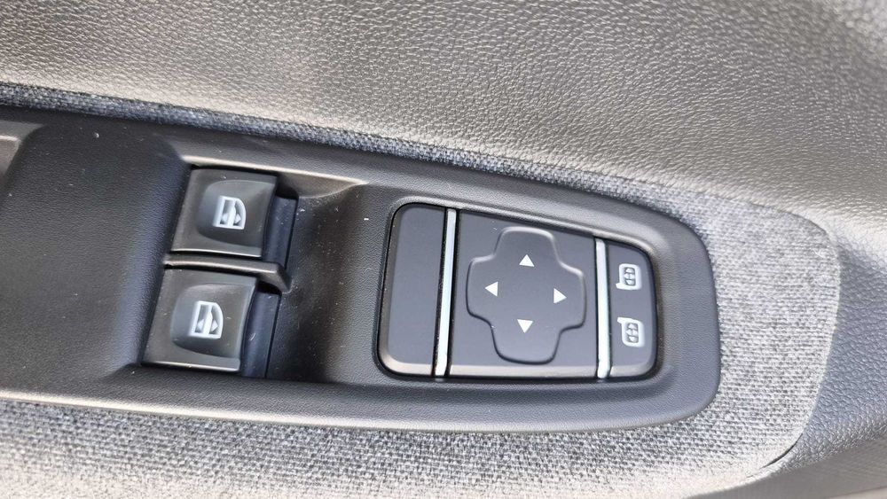 RENAULT ZOE INTENS 52 kWh · R135 (135 cv) · 03/2021 35.000 km · Bateria PRÓPRIA · Garantia até 2029