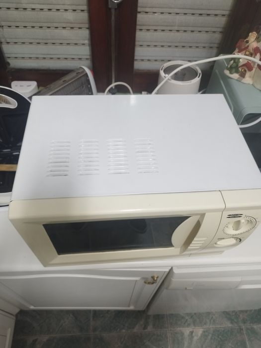 Micro-ondas branco