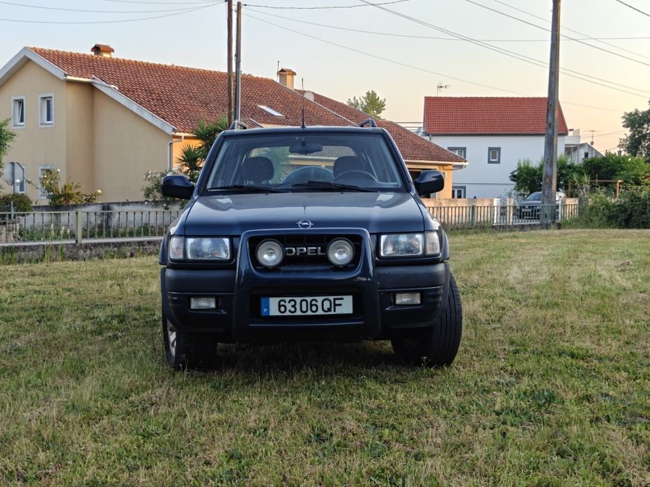 Opel Frontera B RS (com 2 kits de pneus)