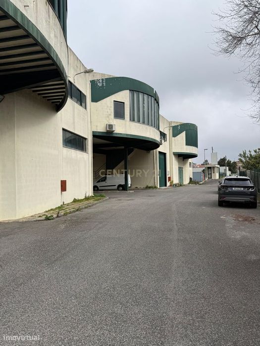 Armazém de 1.000 m² | 2 Pisos | Elevado Potencial de Rentabilidade