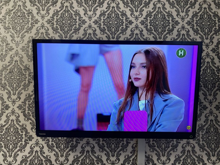 Телевізор 32дюйми