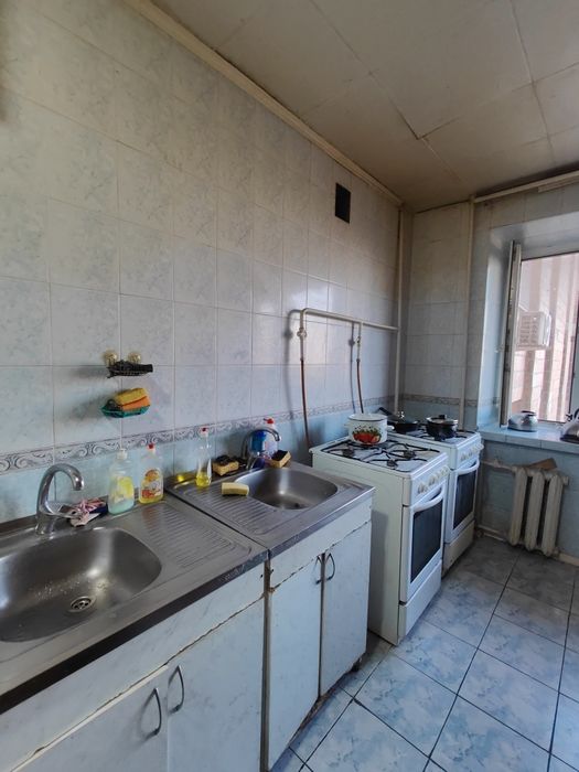 Продам гостинка на Залютино. Капремонт.