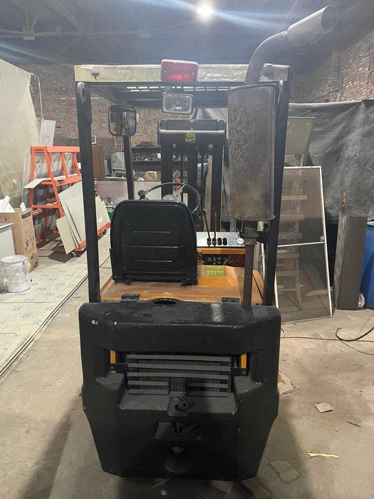 Автопогрузчик 1 тонна ЧЗА 40912-01 (АрмАвто)