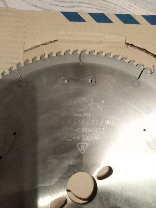 GLOBUS Piła HM do cięcia 300x30x3, 2/2,2/96Z