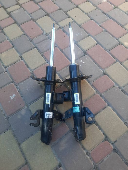 Стійки амортизатора jeep Cherokee kl 2017 р.