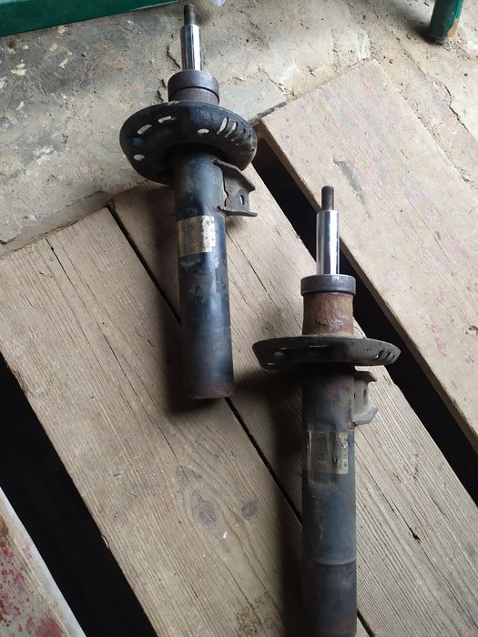 Стійка для Volkswagen touran 1.6