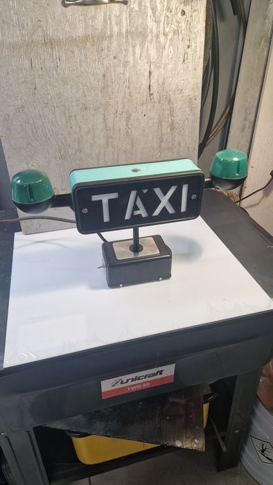 Luminária de Táxi Vintage – Restaurada e Funcional