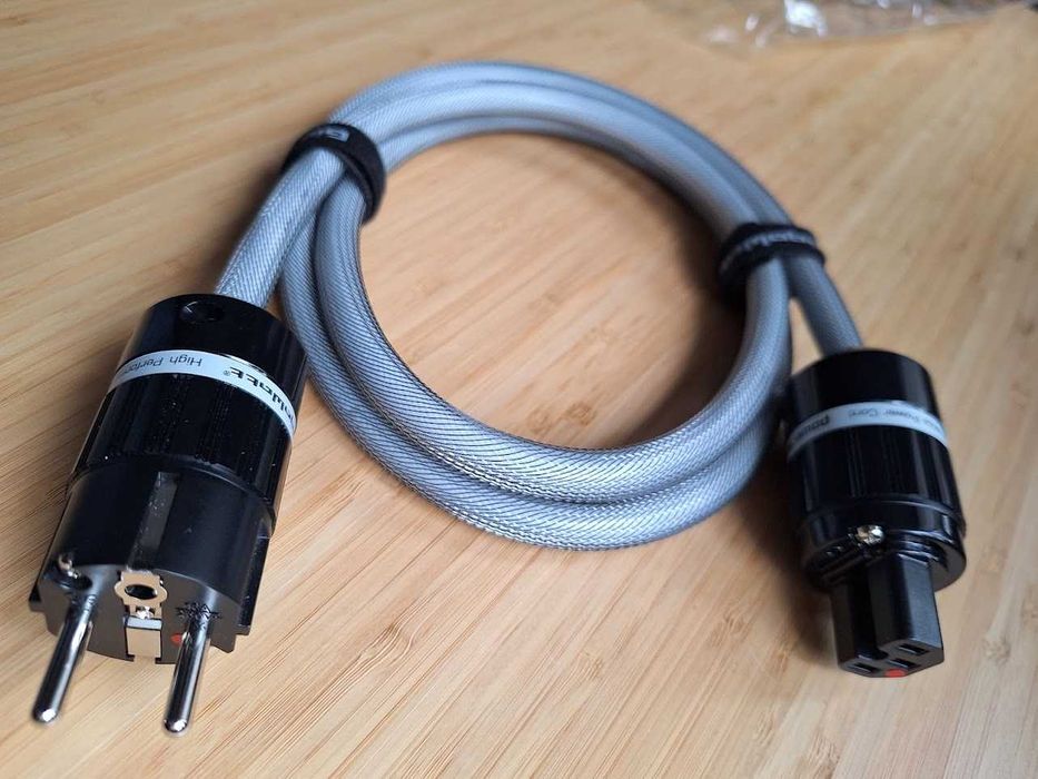 Listwa zasilająca GigaWatt PF-1 EVO+ z kablem PowerSync 1,5m gwarancja