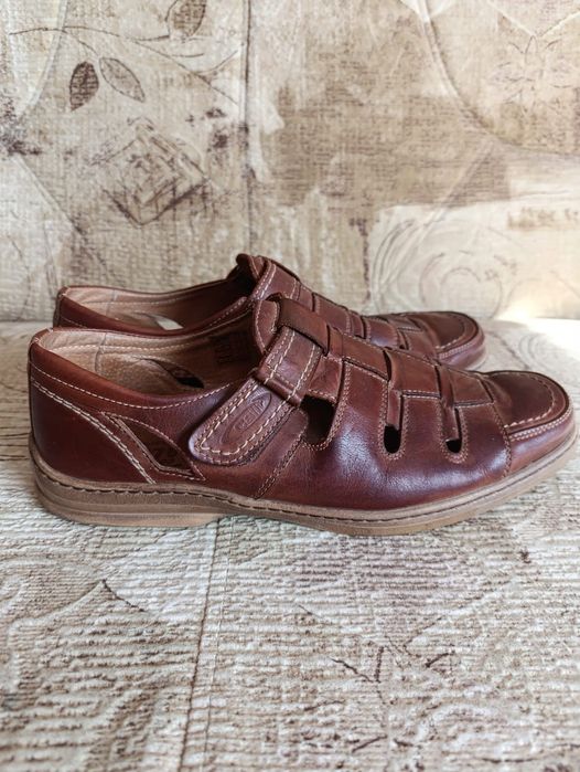 Чоловічі шкіряні сандалі