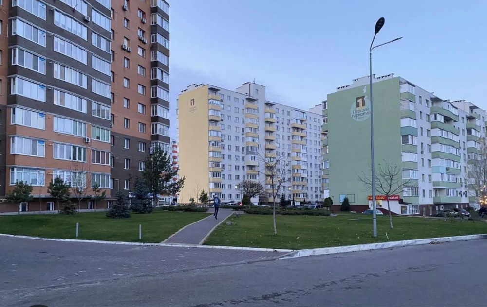 Срочно Продам комерційне приміщення вільного призначення  під офіс або