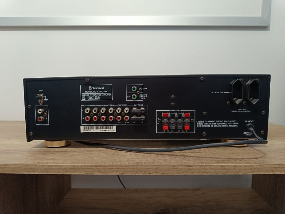 Wzmacniacz Sherwood AX5010r  o mocy 350 w