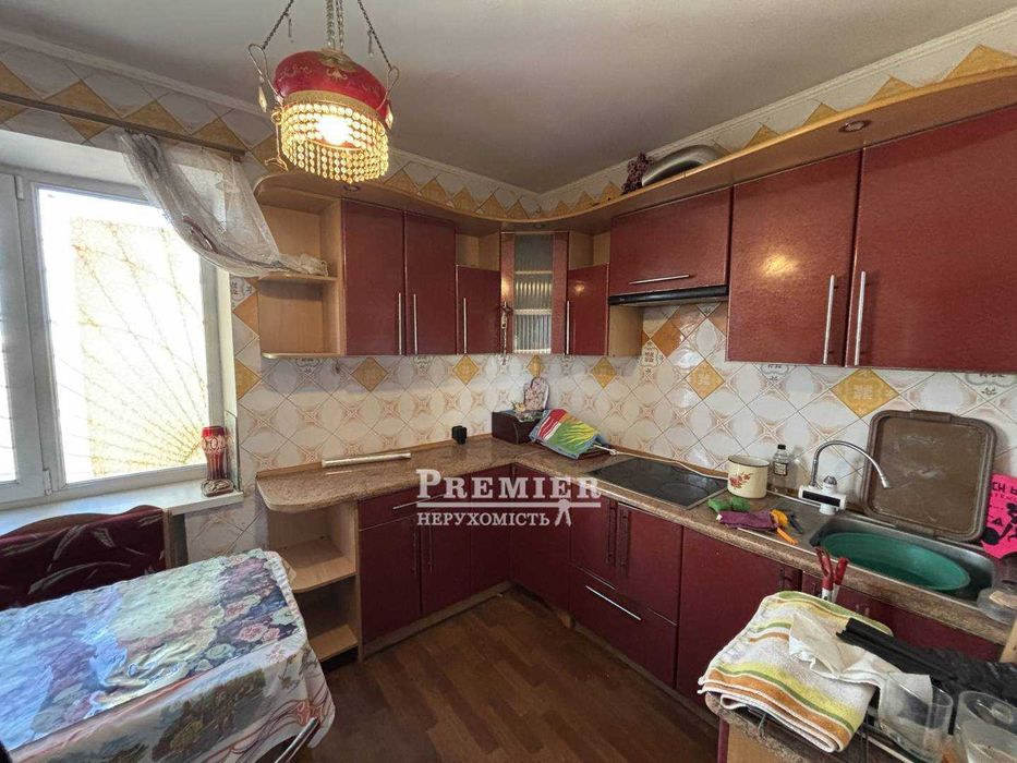 Продам 2-кімнатну квартиру в цегляному будинку, з меблями, Київський район