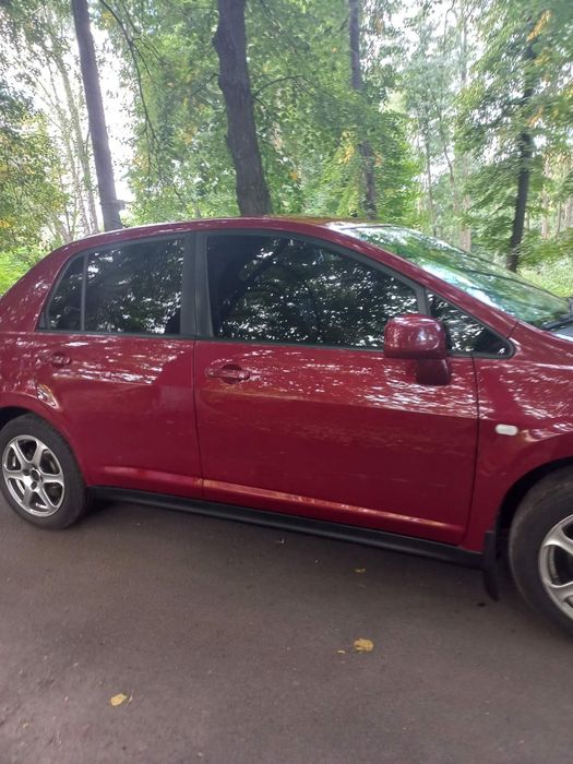 Продам автомобіль Nissan Tiida
