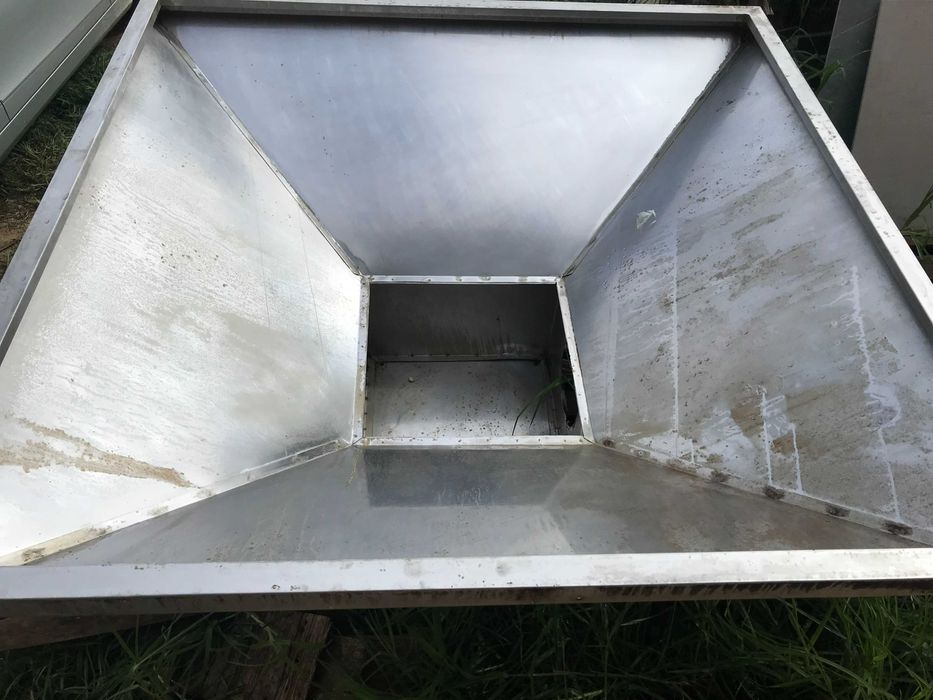 Hotte industrial para extração de fumos em bom estado