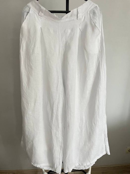 Білі лляні брюки з гарним поясом Італія