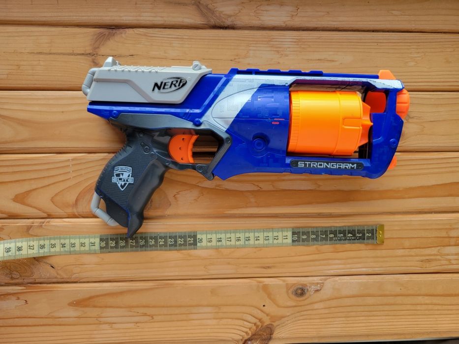 Іграшкові пістолети Nerf