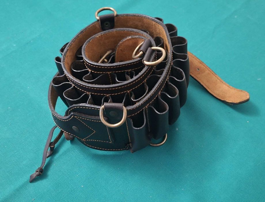 Cartucheira em pele de alta qualidade para caça, NOVA, para 30 cartuchos de cal. 12