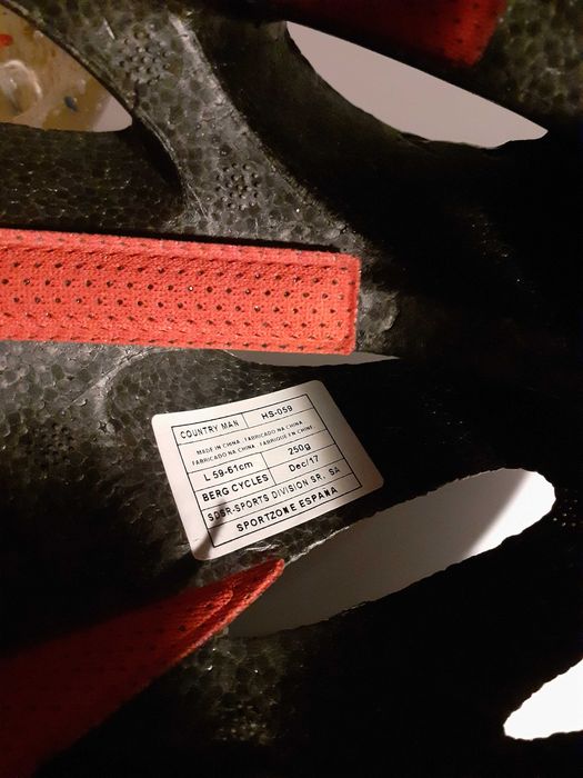 Vendo capacete comprado novo, nunca tendo sido usado, de tamanho L.