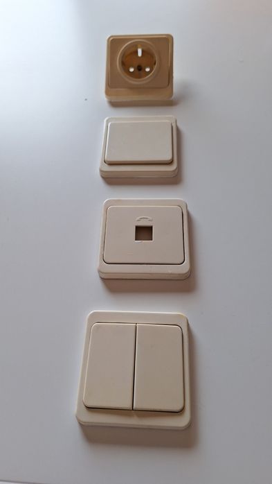 Tomadas, interrutores, duplos, comutação escada
