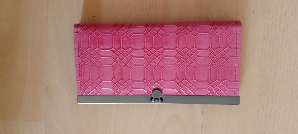 Кошельки разные .