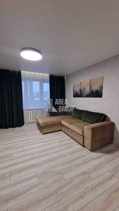 Продається простора 3-кім. квартира з новим ремонтом в Центрі міста