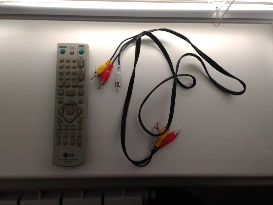 dvd плеер lg dke575xb+караоке.Двд плеєр LG