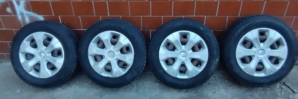 Продам зимню ризику nokian 195/65/15