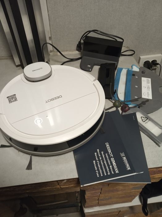 Робот пилосос для сухого та вологого прибирання Ecovacs