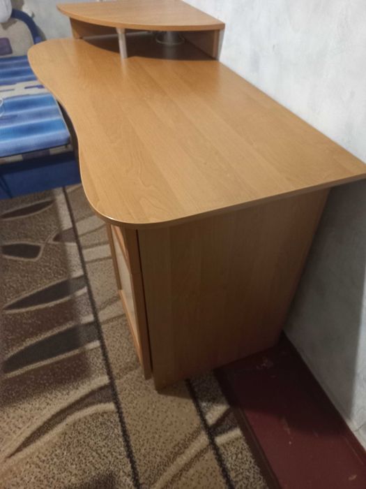 Письмовий/комп'ютерний стіл