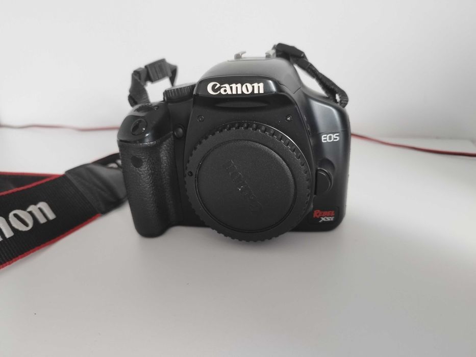 Canon EOS Rebel XSi / 450D