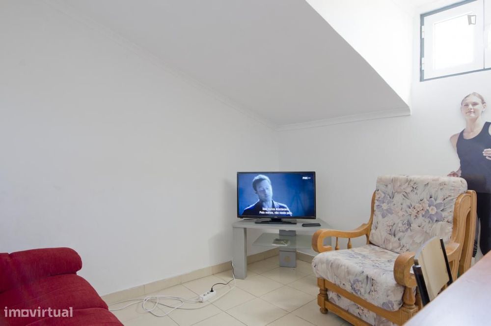 Quarto - localizado em Alcântara Lisbon