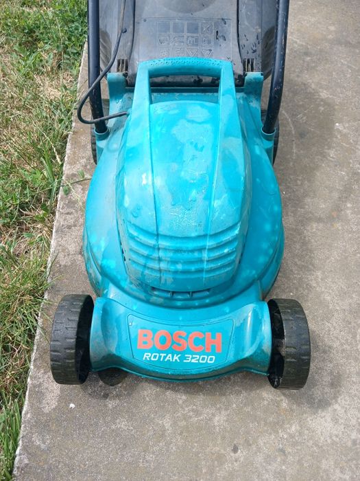 Газонокосилка Бош