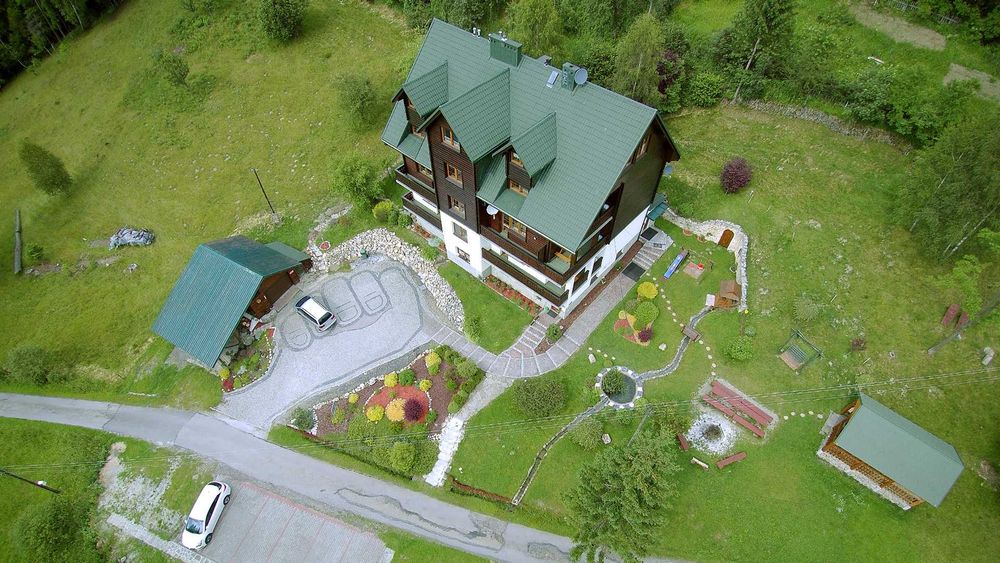 Góry, lasy, wodospad - Komfortowy apartament - 3 sypialnie dla 10 osób