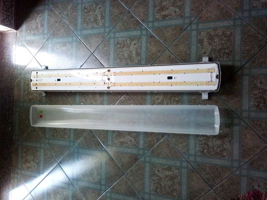 Armaduras estanques LED IP66 da marca Trevos, como NOVAS!